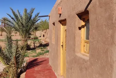 Image de Guest room in authentic desert farmhouse