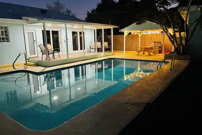 Image de Beautiful Home Game Room + Guest House + Heat Pool & Jacuzzi Vero beach Rent88