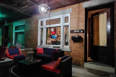 Image de Beautiful house in front of west park