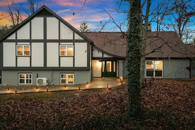 Image de Spacious 5-bedroom cabin in delightful Sevierville with WiFi, Ac