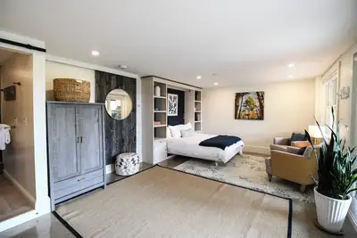 Image de Garden-Level Studio for 2 on the Harbor in Kittery, Maine!