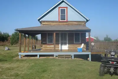 Image de Peaceful historic cabin on 380 acres.