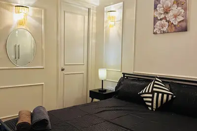 Cozy luxurious 1bhk apartment in Noida with WiFi, Ac