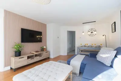 Image de Cosy 2-Bed Apartment in Tivoli