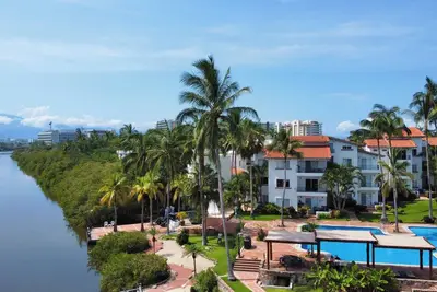Image de Cozy apartment, pool and a few steps from the beach