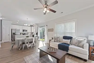Image de Modern 3-Bedroom Retreat; Sleeps 8 – Built in 2021 I Pet-Friendly Getaway