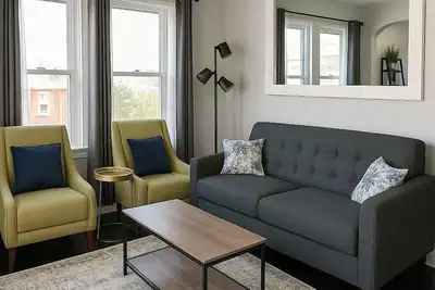 Image de Amazing Location 3br Gem in Logan Square w Parking