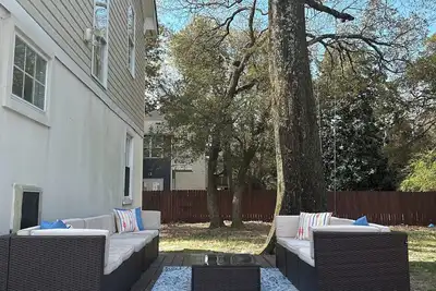 Image de Beautiful home 2 blocks from the Chesapeake Bay, in East Ocean View!