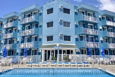 Image de Yours To Discover 1Bdrm Condo 1½ Blocks to Beach