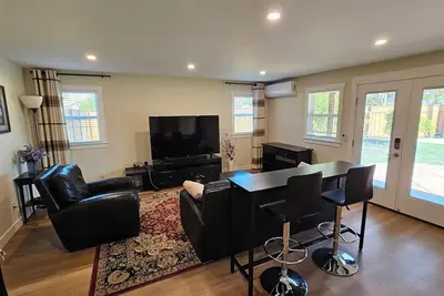 Image de Newly renovated 2-bedroom home with Ac in quiet neighborhood Santa Clara