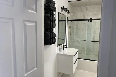 Image de North Country Suites - New - Modern - Luxury - Pristine