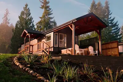 Image de Skyriver Escape Riverfront  Hot Tub  Relax!