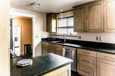 Image de 4-bedroom house in fabulous Burlington with Ac & Wi-Fi.