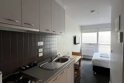 Image de Modern Studio Apartment in Cbd with Free WiFi. On Site Secure Car Park Available
