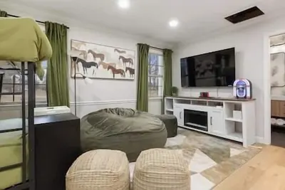 Image de 3600sf~Game room~2 Kitchens~Spacious Backyard