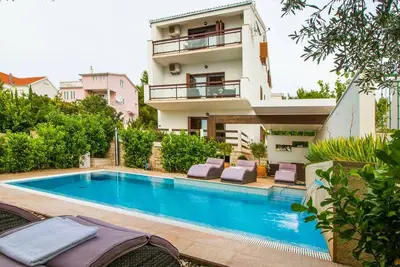 Image de Appartement de vacances Okrug Gornji pour 1 - 6 personnes avec 2 chambres Ă coucher - Appartement de