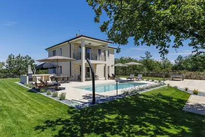 Image de Belle maison de vacances privée avec climatisation, piscine privée, Wifi, Tv et terrasse
