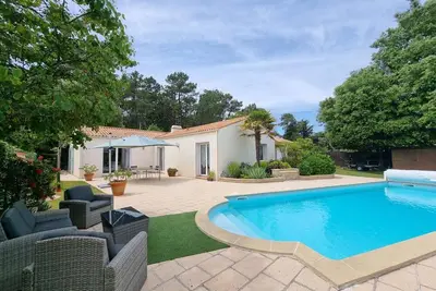 Image de Maison à Saint-Jean-de-Monts avec piscine et WiFi, pour 6 personnes