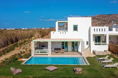 Image de Luxury Beach Villa - Private Pool & Garden. Best For Nature & Water Sport