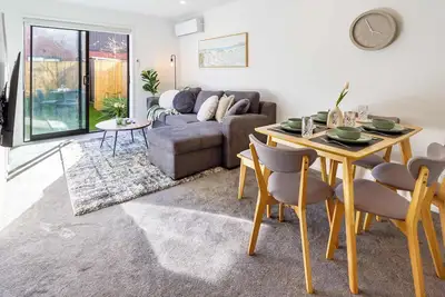 Image de Cbd 2br with Backyard - Walk Everywhere