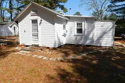 Image de Iconic Brownie's Cabin, close to everything! (Cs0046)