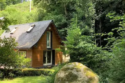 Image de Enchanting Cottage Surrounded by River