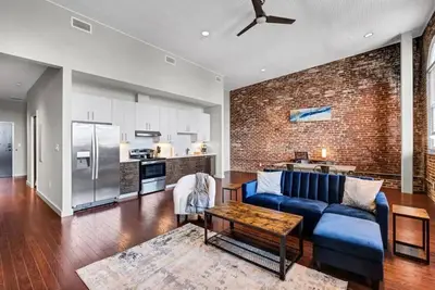 Image de Cw Downtown 1 Br King Heart of Whiskey Row