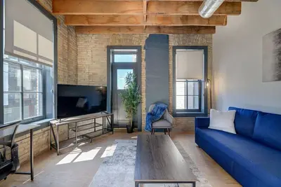 Image de Cw | 1 Bed | Walker's Point | Cream City | Luxury