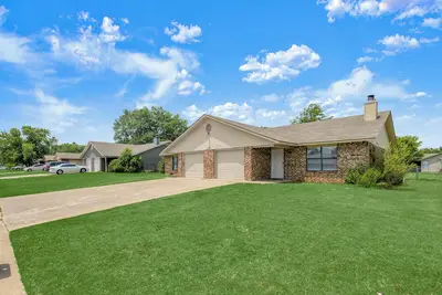 Image de Clean, Cozy 2br, Patio, Near Razorback Stadium