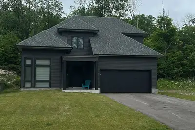 Image de Luxurious Muskoka Home | Serene Spacious Comfort