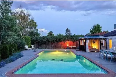 Image de Petals at Casa Glencoe - Heated Pool!