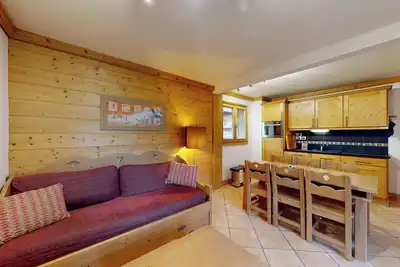 Image de Spacious two-bedroom apartment near ski lift, perfect for alpine adventures.