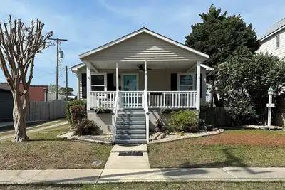 Image de Morehead City Promise Land Charming 2-bedroom bungalow with WiFi, Ac…