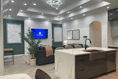 Image de Beautiful Brick house, 5 Spacious bedroom located in the desirable Cordova Area