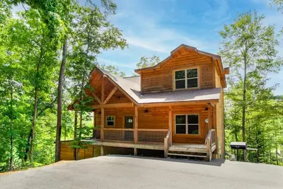 Image de Fall Specials-Da Bears-Indoor Pool Cabin 5br/6ba w/ Hot Tub, Theater