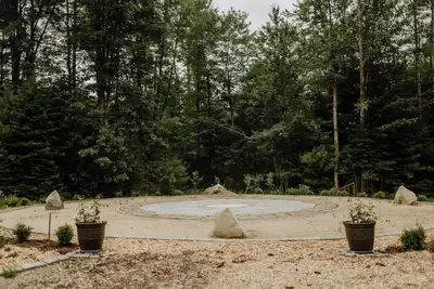 Image de Tranquil garden retreat located on 15private acres
