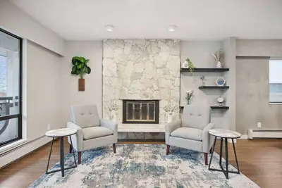 Image de Large Multi-Family Retreat with 2 Car Garage