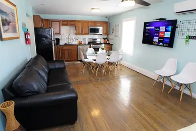Image de Premier location! ! 4-bdrm Beach Block Seaside Heights with a view!