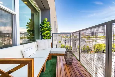 Image de Comfy & Modern 2 Bdr & 2 Bth in Hollywood Free Pkg