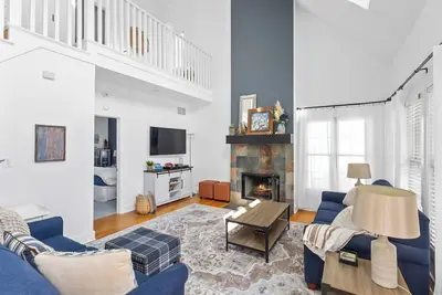 Image de Oakwood Cottage, Assn Pool, 1 mile to beach