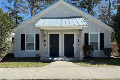 Image de Luxury Lodging, Lakefront View, 2 Queen Beds w/Private Bath, Private Patio.