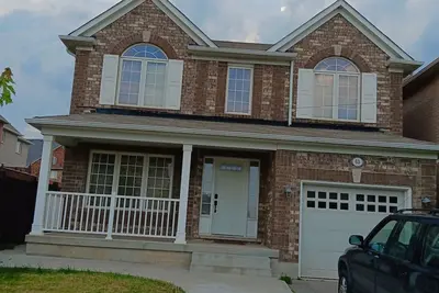 Image de House near Toronto Pearson Airport