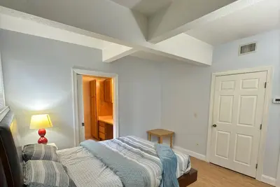 Image de Cozy 1br Close to Downtown Jacksonville – Includes WiFi & A/C