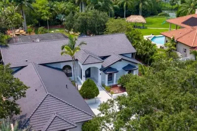 Image de Luxe Gorgeous 7br Home With Game Room\/Pool