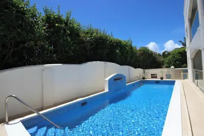 Spacious 6-bedroom villa with Pool in charming Christ Church with WiFi, Ac