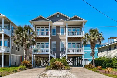 Image de Pelican Perch - 4 bedroom, 3 bath. Beach Chairs and Umbrellas Included!