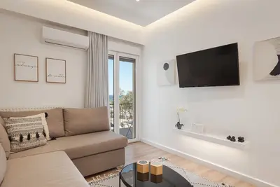 Image de Lavish Athens Suite | Kallithea Suite | 1 Bedroom | Private Furnished Balcony or Terrace | Private Outdoor Jacuzzi | Prime Location | Chalandri