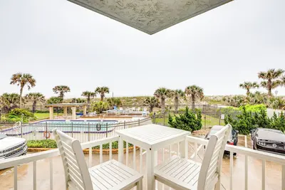 Image de Steps to Pool + Ocean: Jacksonville Beach Gem!