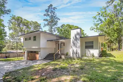 Image de SwampFriends Retreat - Theater, Fire Pit & Grill