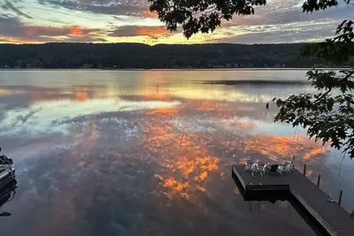 Image de Cozy Lakefront Cottage with Porches, Dock, and Lake Views
